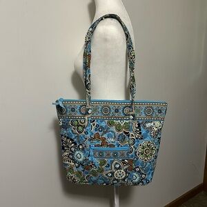 Vera Bradley Bali Blue bag and accessories